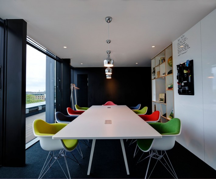 societyM meeting room 3 at citizenM Tower of London